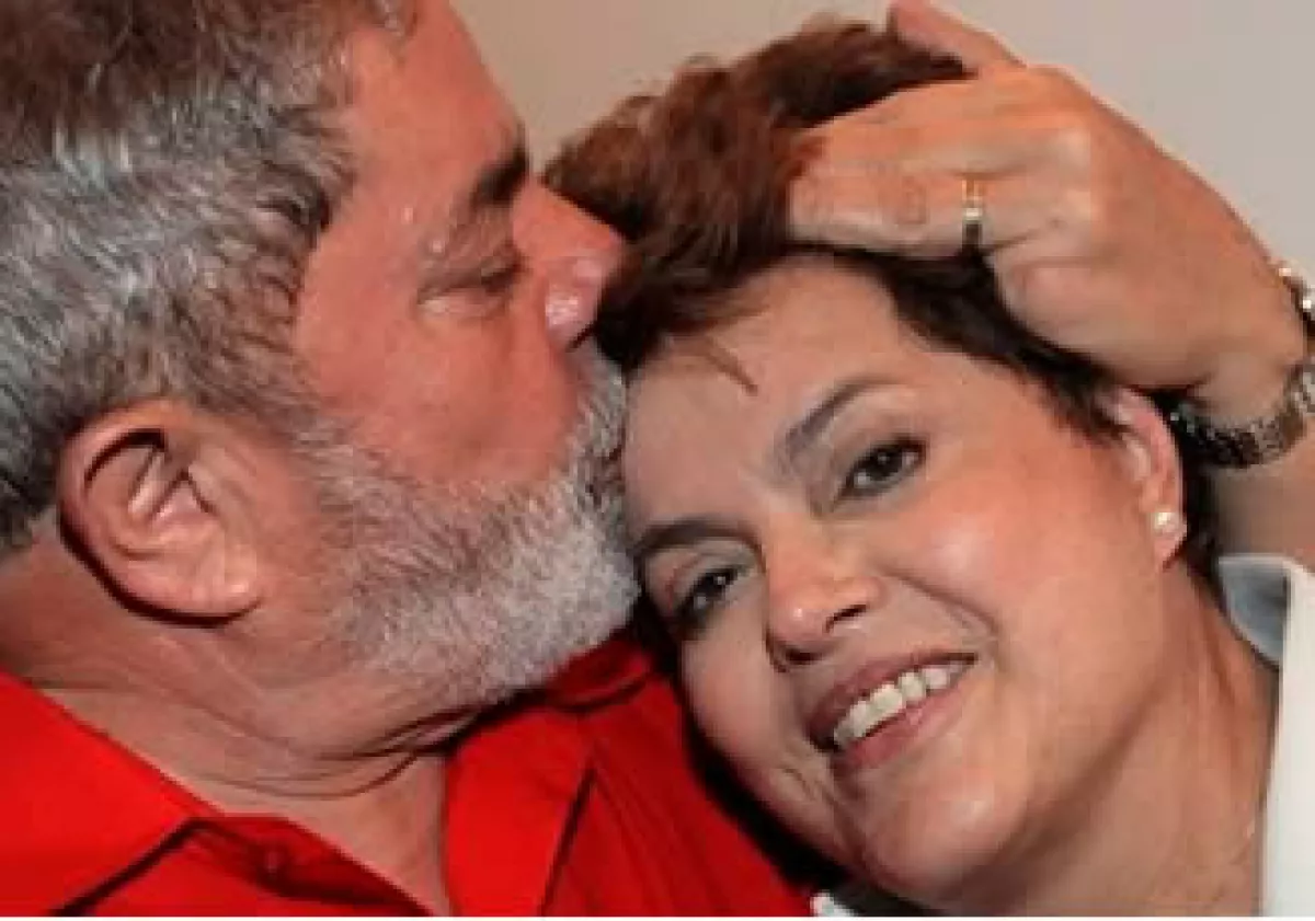 Dilma Rousseff ganó la segunda vuelta de las elecciones presidenciales el domingo con un 56% de los votos válidos. (Foto: AP)