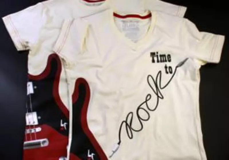 Además de las playeras la marca está fabricando accesorios en cuero para hombre y mujer. (Foto: Cortesia Lula Fuck)