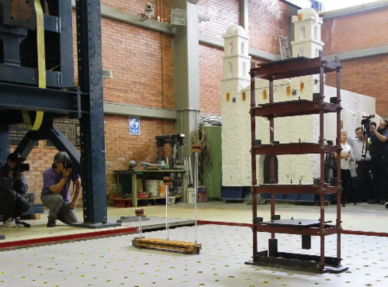 mesa vibradora UNAM 1