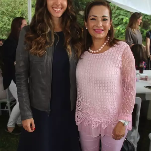 Viviana Sanchez y Maricha Flores