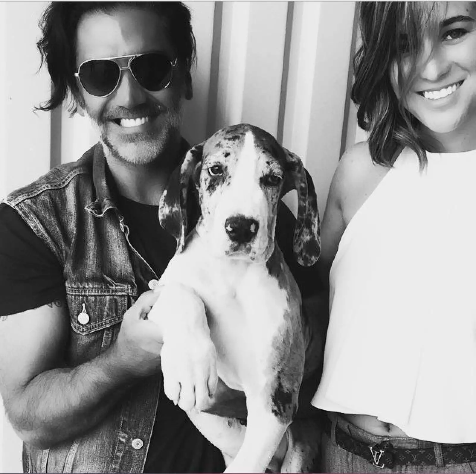 Aunque parecían haberse separado, todo indica que el cantante regresó con su novia Karla Laveaga.