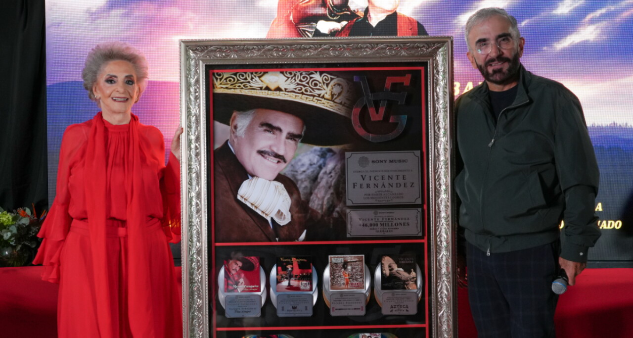 Hay Vicente Fernández para rato: confirman "mucha música inédita" al presentar el ‘Tributo al Rey con Banda Vol. 2’