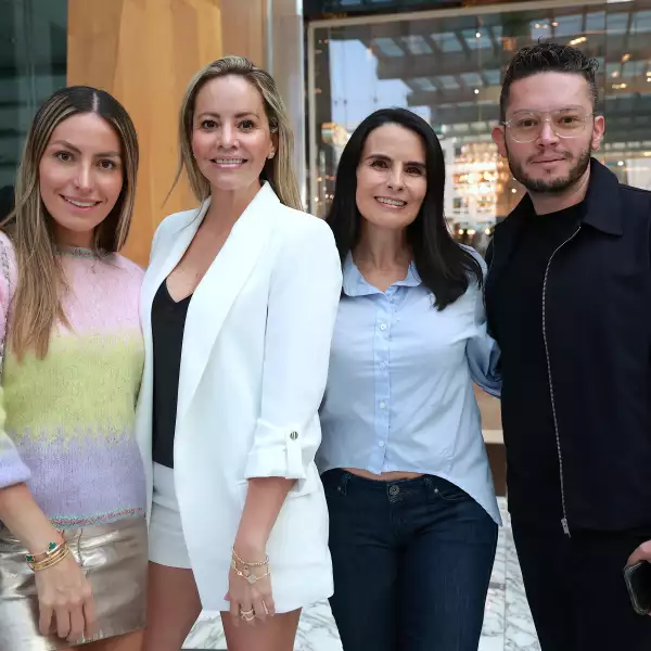 Krista Valle, Bea Ibarra , Marisol Campo y Armando Caso 