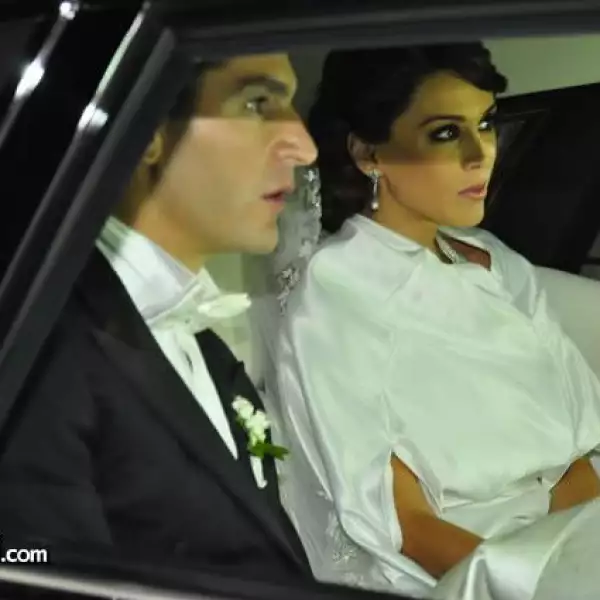 Los recién casados después de misa.