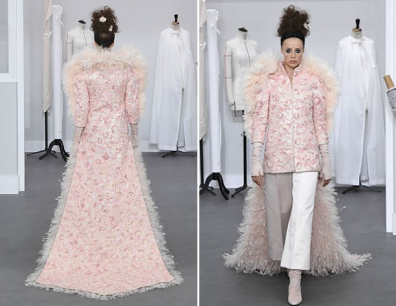 La novia de Chanel en pantalones y saco con cola.