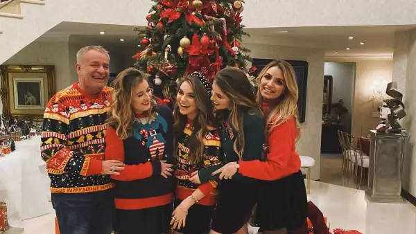 José Alberto Castro, Fernanda, Regina, Sofía y Angélica Rivera