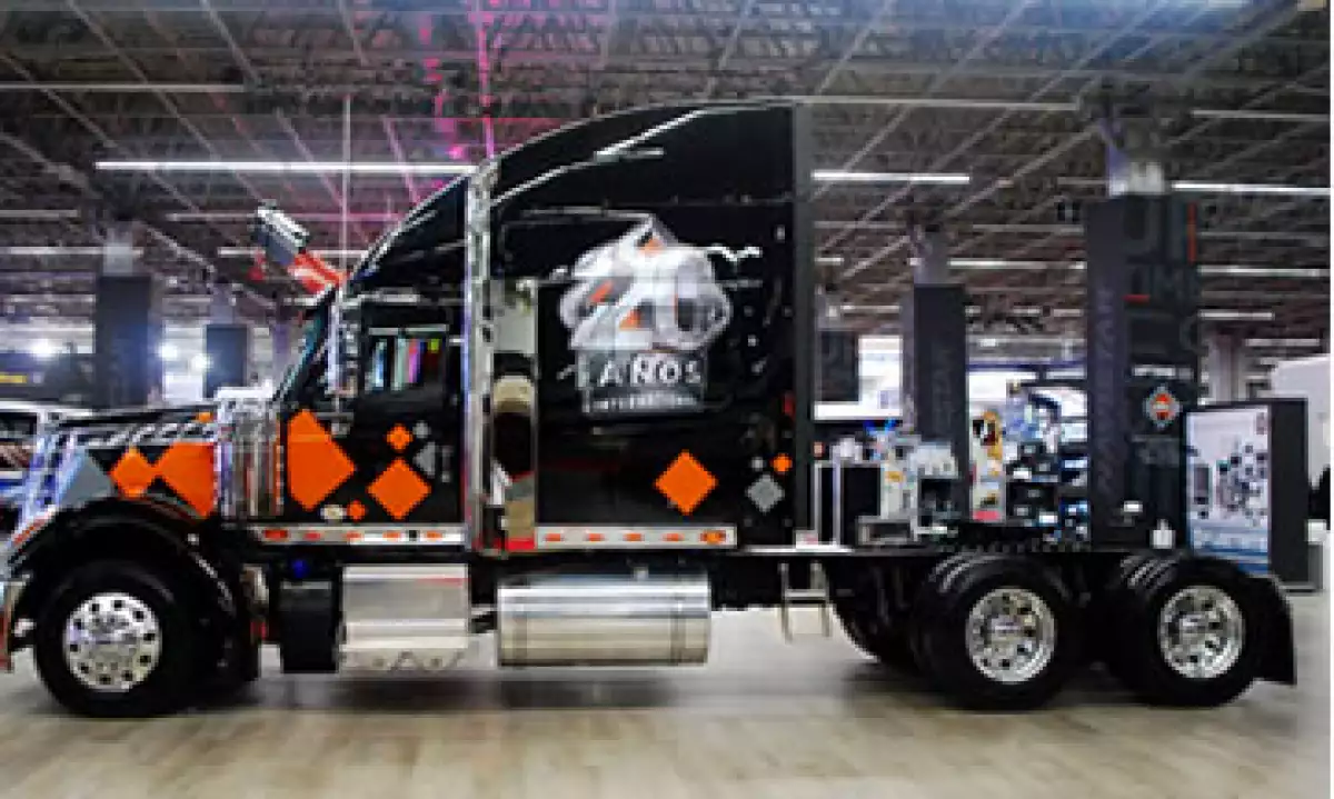 Entre los camiones ecológicos destaca el modelo Lonestar, de Navistar. (Foto: Enrique Torres )