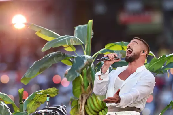Ricky Martin actúa en el escenario durante el Apple Music Super Bowl LX Halftime Show en Levi's Stadium el 8 de febrero de 2026 en Santa Clara, California.