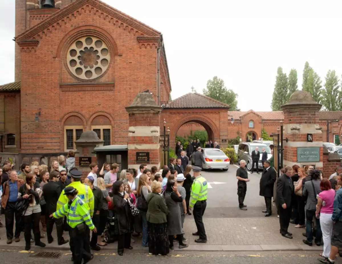 En el cementerio de Edgwarebury es donde descansaran los restos de Amy Winehouse. (Foto: AP
