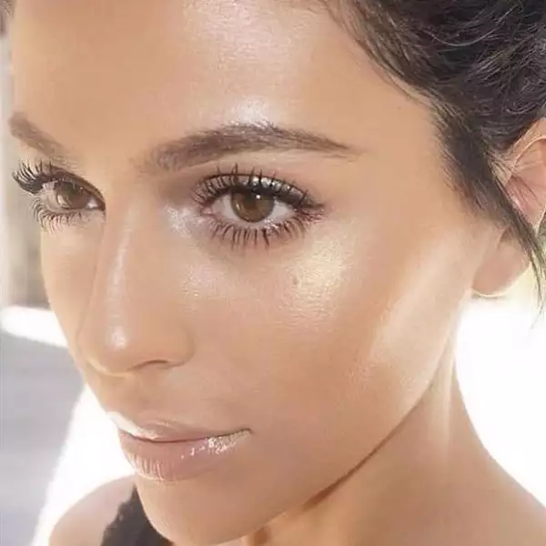 El strobing es una técnica más fácil y sencilla que hacer que el contouring.