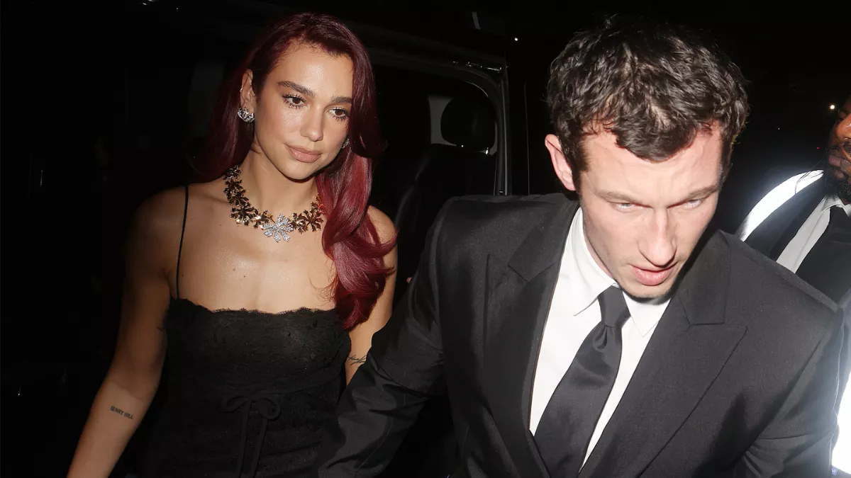 Dua Lipa llega al after party de los BAFTA tomada de la mano de Callum Turner