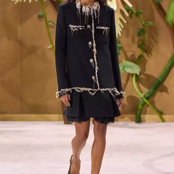 Chanel HC F26 061.jpg