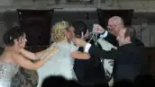 El hijo del hombre más rico del mundo y su ahora esposa se dieron el `sí acepto´ esta noche en la parroquia de San Agustín. Aquí los detalles del enlace.