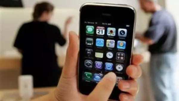 iphone-apple-AP.jpg