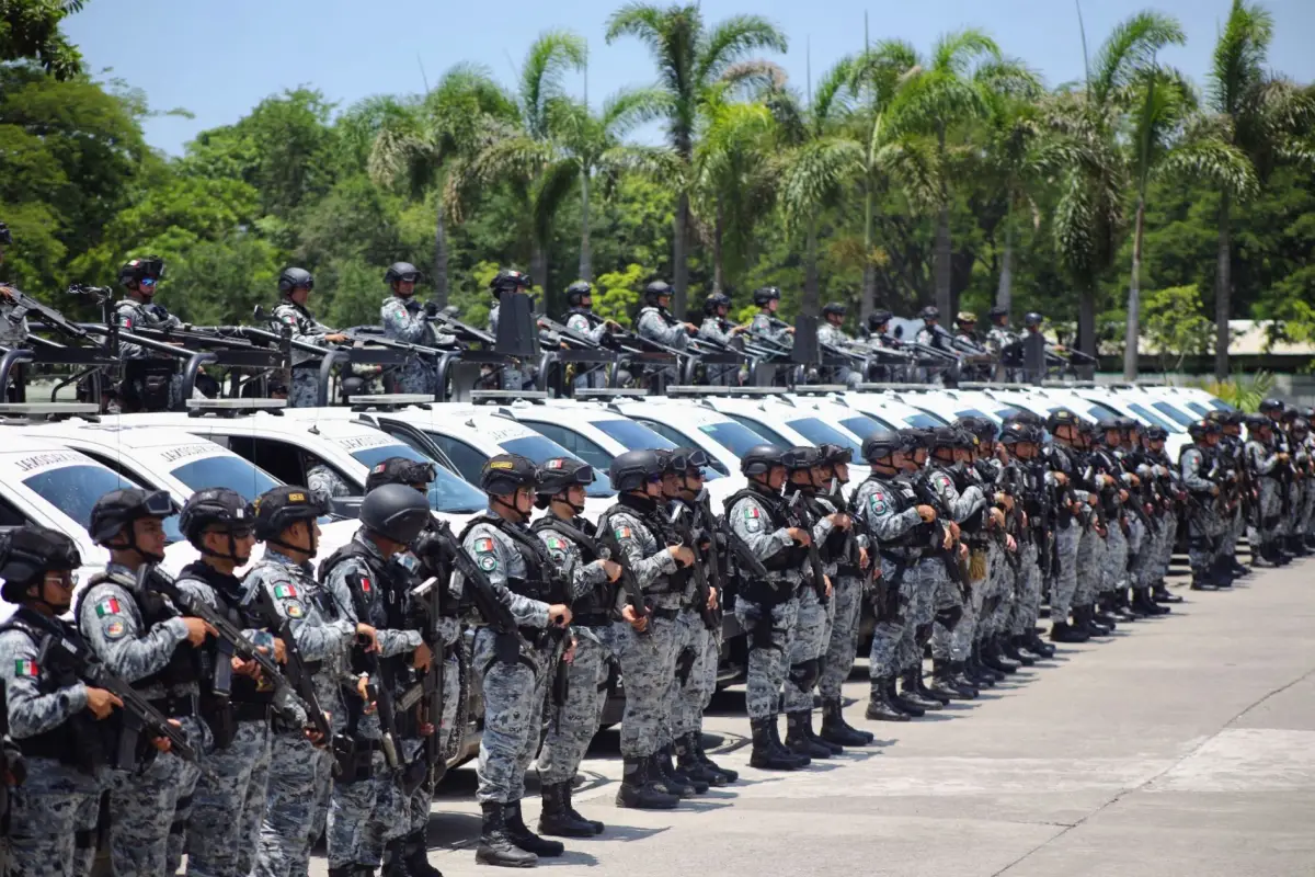 En la imagen, elementos de seguridad desplegados para reforzar al municipio