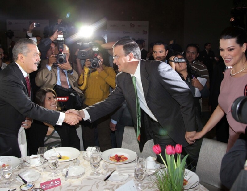 Manlio Fabio fue reconocido por la revista Quién, al igual que Marcelo Ebrard, como uno de Los 50 Personajes que Mueven a México.