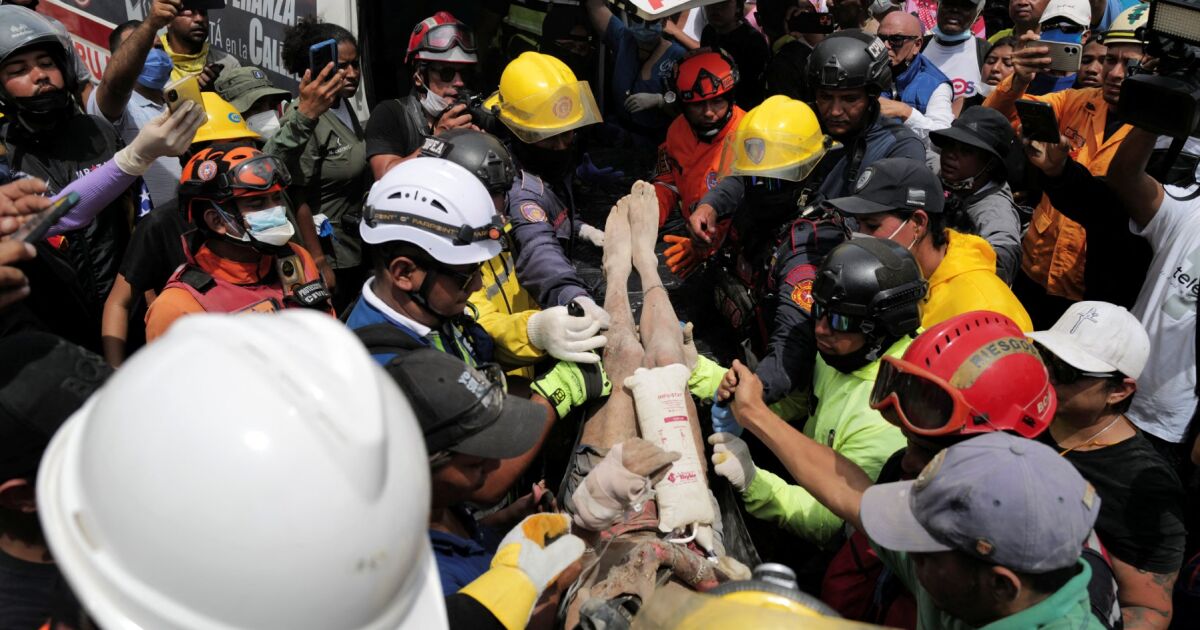 TERREMOTO EN VENEZUELA DEJA MÁS DE 1,400 MUERTOS; HAY EXTRANJEROS ENTRE LAS VÍCTIMAS