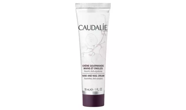 CAUDALIE-uñas-como cuidar tus uñas-manicure-cuticula-hidratar.jpg