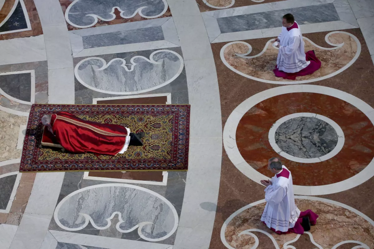 Foto del Papa Francisco en la Celebración de la Pasión de Cristo en la Basílica de San Pedro.