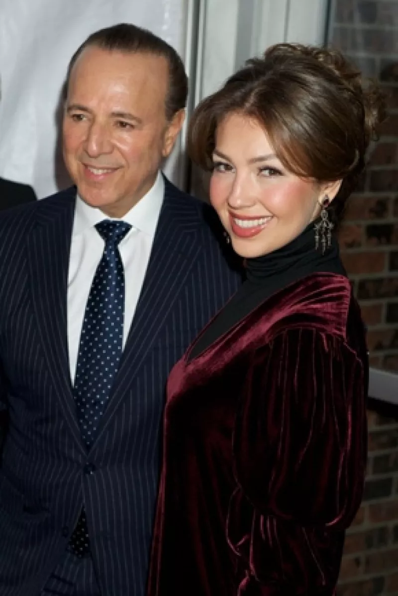 La cantante anunció en su página de internet que ella y su esposo, el empresario Tommy Mottola,
serán padres por segunda ocasión.