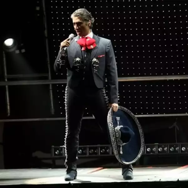 Concierto Alejandro Fernández, Beraka.