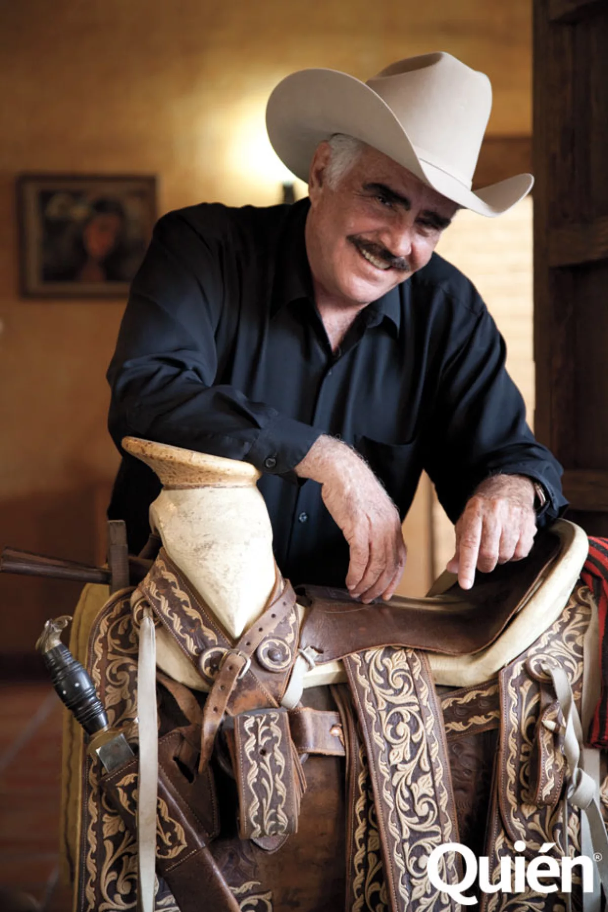 Vicente Fernández tiene 48 años de carrera profesional, pero vive de la cantada desde que tenía 20 años de edad.