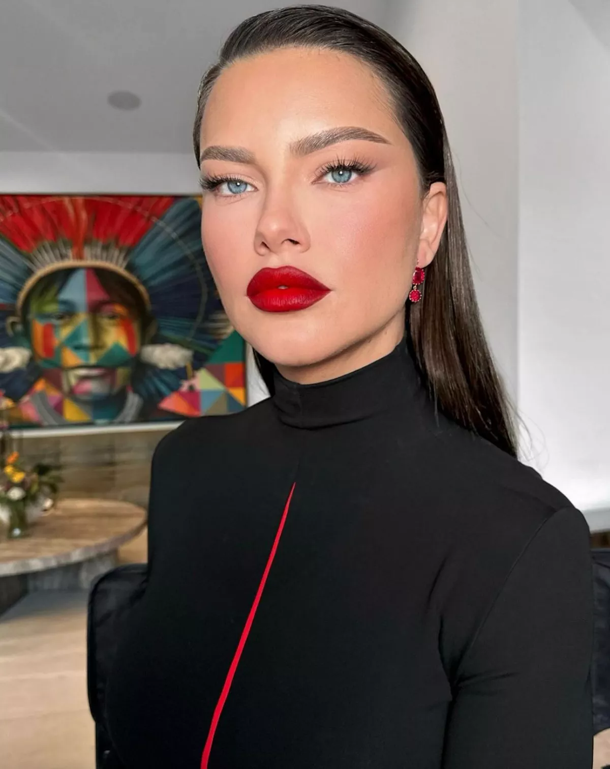 Adriana lima labios rojos 