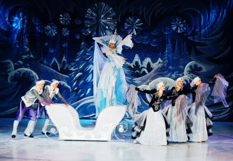 El Ballet Circo de Moscú sobre Hielo viene  por primera vez a México con este espectáculo que te dejará con un gran sabor a Navidad.