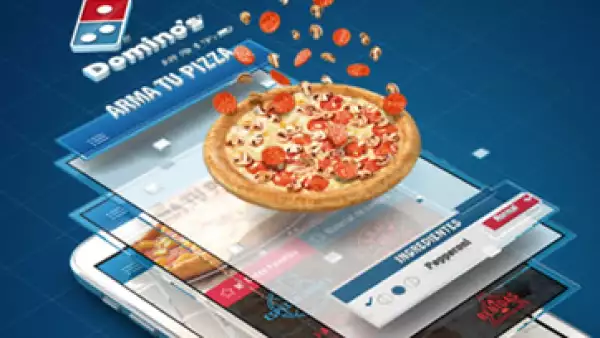 La aplicación, disponible para los sistemas iOS y Android, fue presentada por la empresa este jueves (Foto: Tomada de Dominos Pizza )