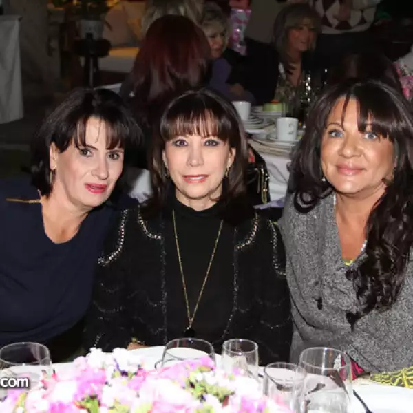 Ana Laura Fernández, María Elena de la Torre y Gladys Peniche