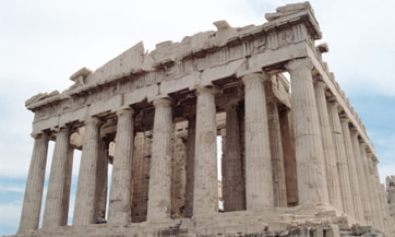 Grecia aún no termina las negociaciones con el sector privado para que la banca acepte perder hasta 70% del valor de los bonos. (Foto: Thinkstock)