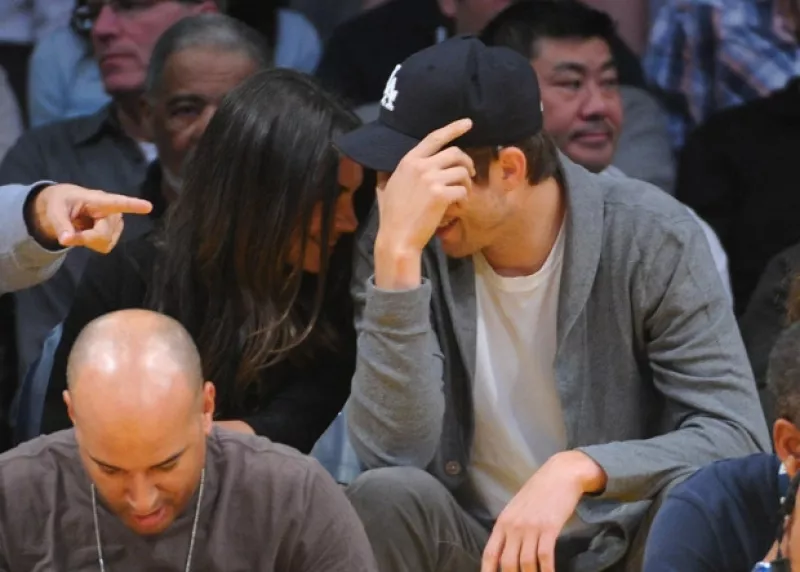 Quien mejor que Ellen DeGeneres para sacarle la verdad a alguien, su víctima en esta ocasión fue Kunis quien no paró de reír, hasta con lágrimas, ante los cuestionamientos de la comediante.