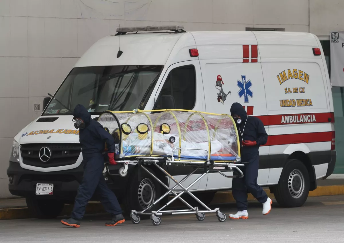 Traslados en cápsula de pacientes contagiando por COVID-19 en el Hospital  General Guillermo Fajardo.