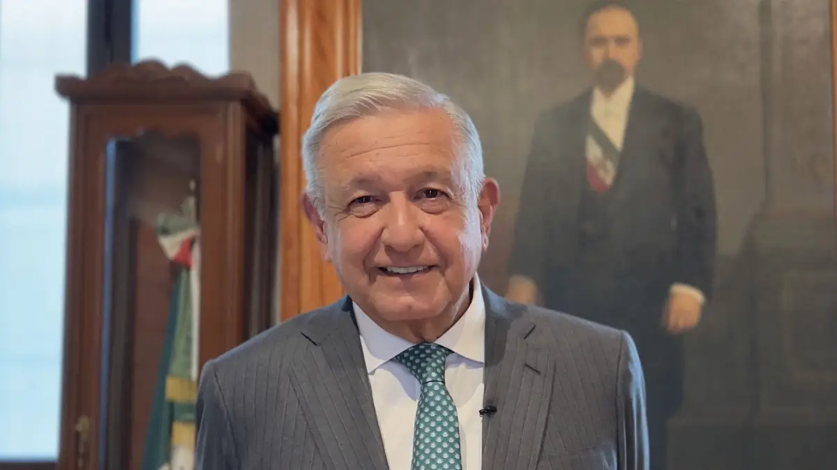 El presidente Andrés Manuel López Obrador reaparece tras su desmayo transitorio por su contagio de covid