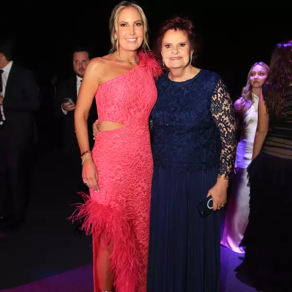 Ana Sánchez y Consuelo Canales