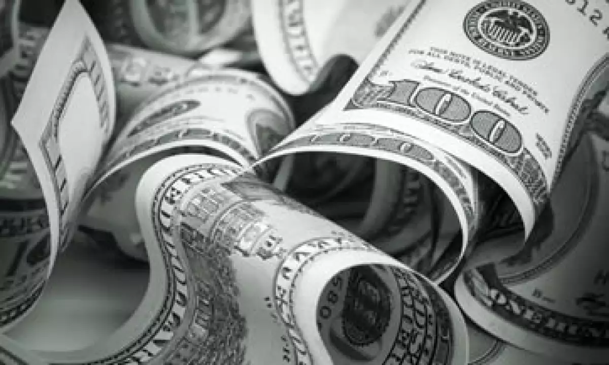 El dólar se compra en 15.83 pesos en ventanillas bancarias, según Bancomer. (Foto: shutterstock.com )