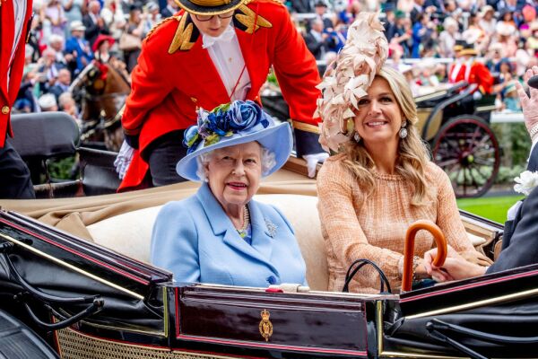 reina Isabel II