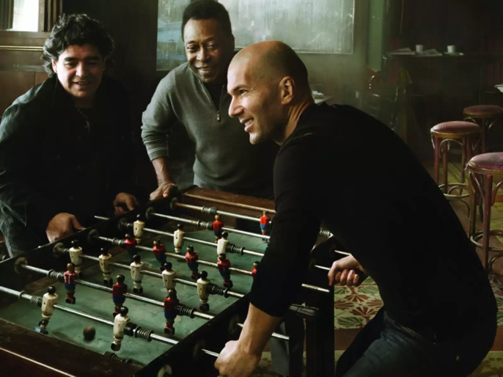 Otra foto de Louis Vuitton inolvidable fue en donde reunieron a estos tres grandes del futbol: Pelé, Diego Armanod Maradona y Zinedine Zidane, en 2010.