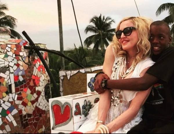 Madona y David.