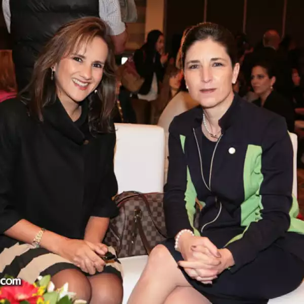 Cecilia Vega,Carmina Abad