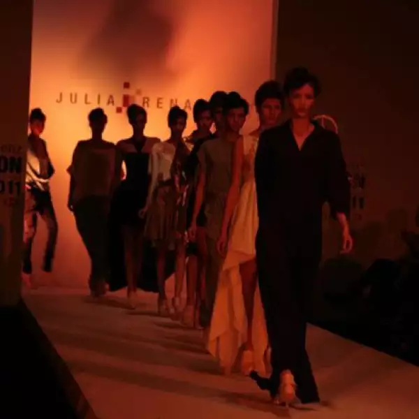 Pasarela Julia y Renata