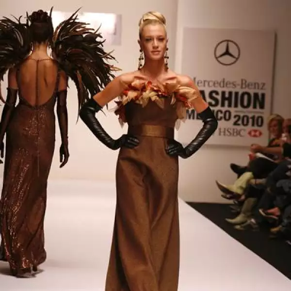 Mercedes Benz Desfile JL Abarca