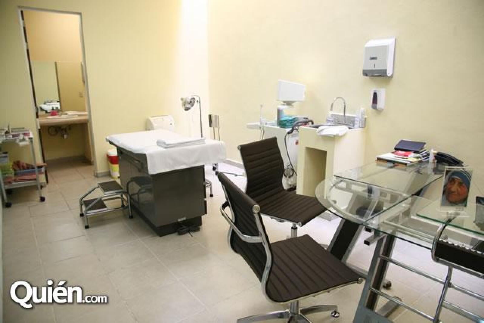 Sissi Harp, Vanessa Anaya y Peña Nieto en la inauguración...