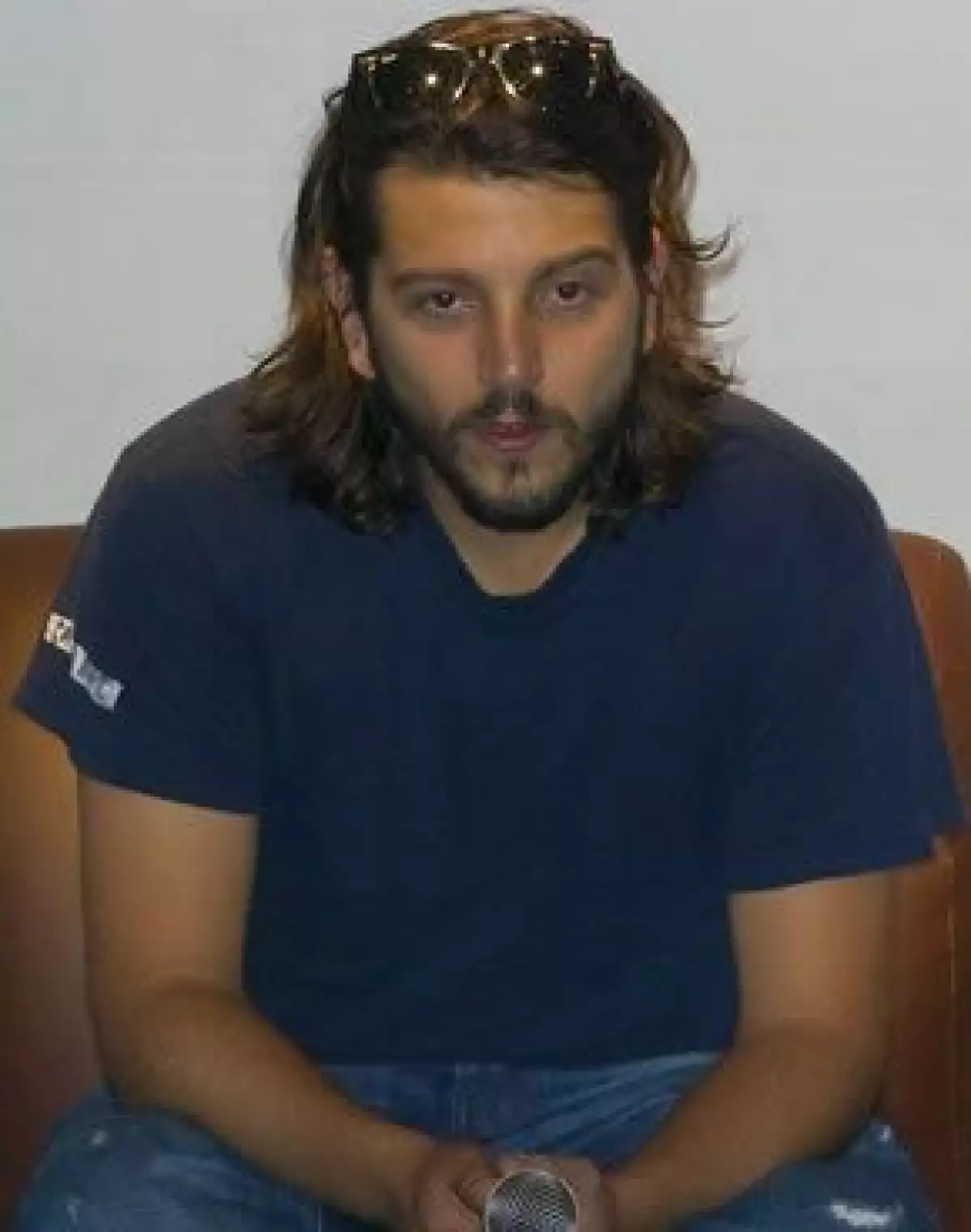 El actor fue cuestionado sobre las imágenes en las que aparece con una chica en Monterrey.
