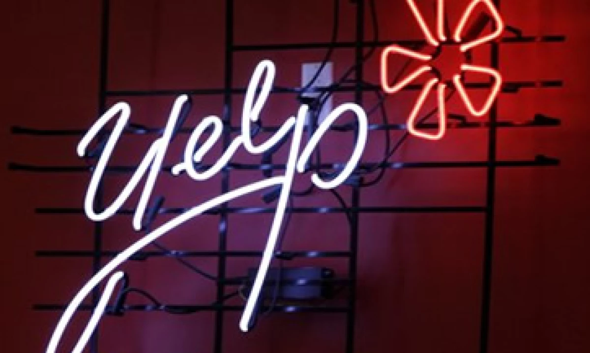 Al principio, Yelp fue un sitio donde se publicaban críticas repletas de actitud sobre bares y restaurantes. (Foto: AP)