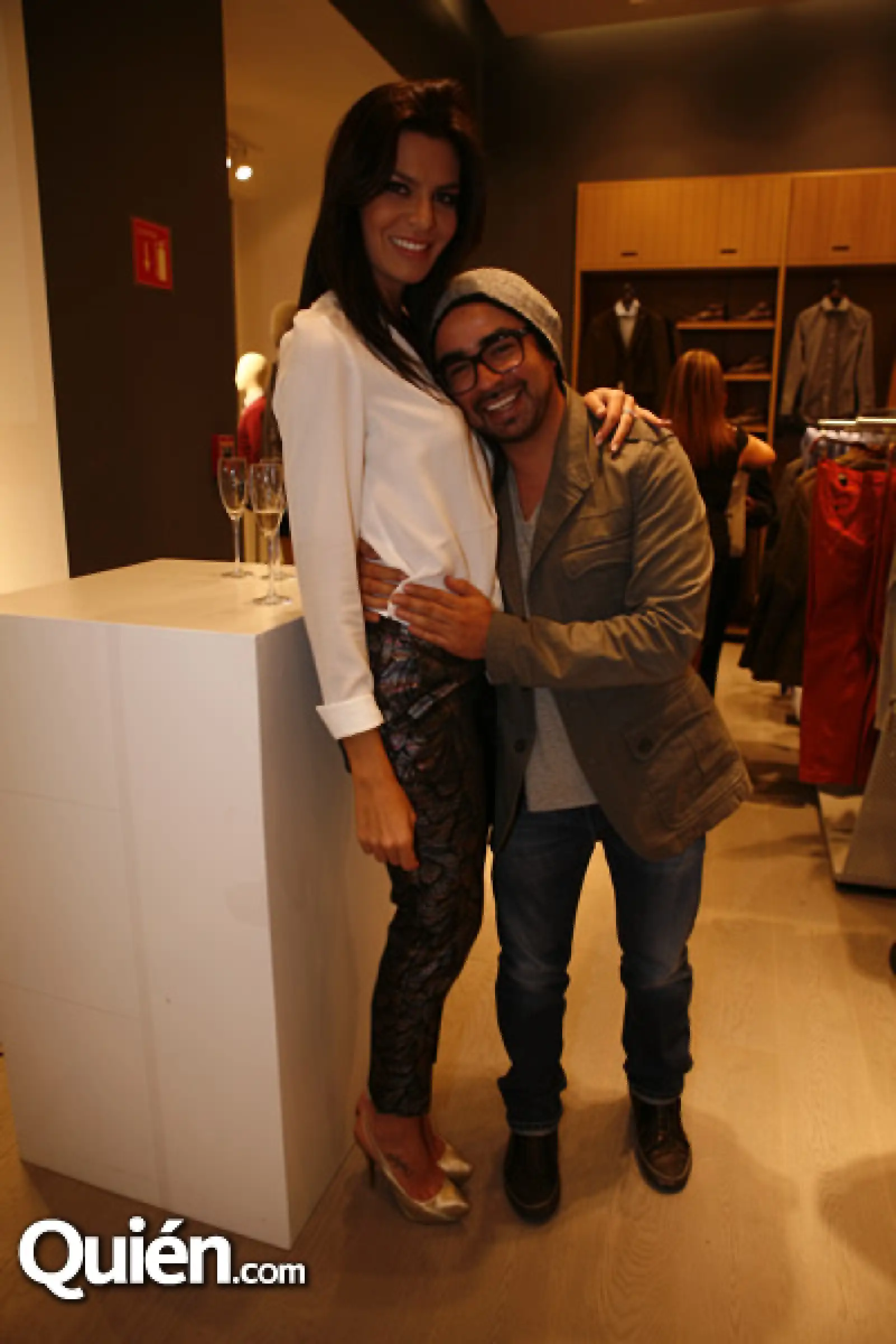 Tania Ladeiro,Mario Sandoval
