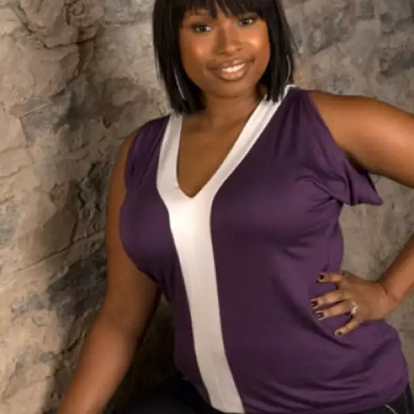 Los cadáveres baleados de la madre y el hermano de Jennifer Hudson fueron encontrados en su vivienda, mientras uno de sus sobrinos sigue desaparecido.