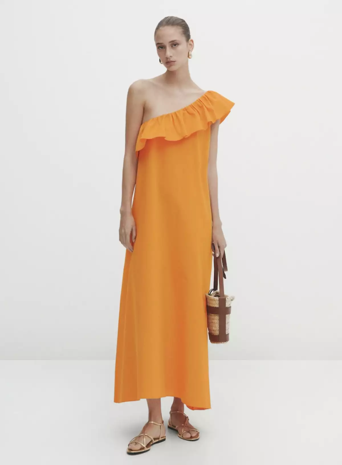 Vestido naranja de un hombro  de Massimo Dutti