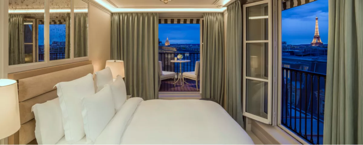 Cuarto de hotel con vista a Torre Eiffel