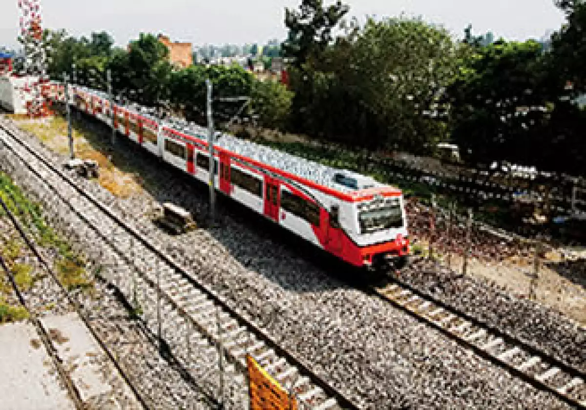 El tren suburbano podría llegar hasta Huehuetoca, como se planteó desde el principio. (Foto: Archivo Expansión/Adán Gutiérrez)